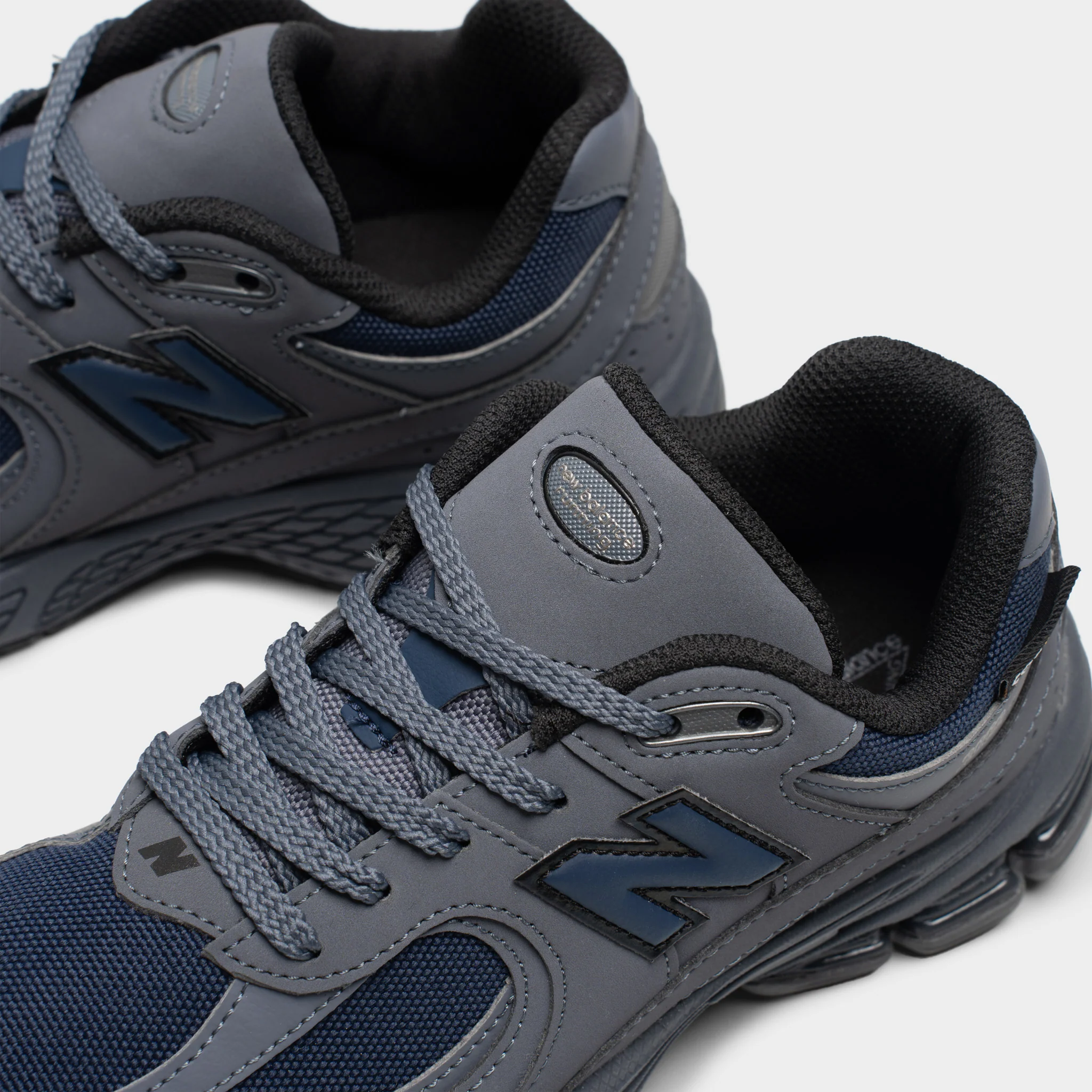 New Balance Juniors' 2002R / Dark Grey - Image 3