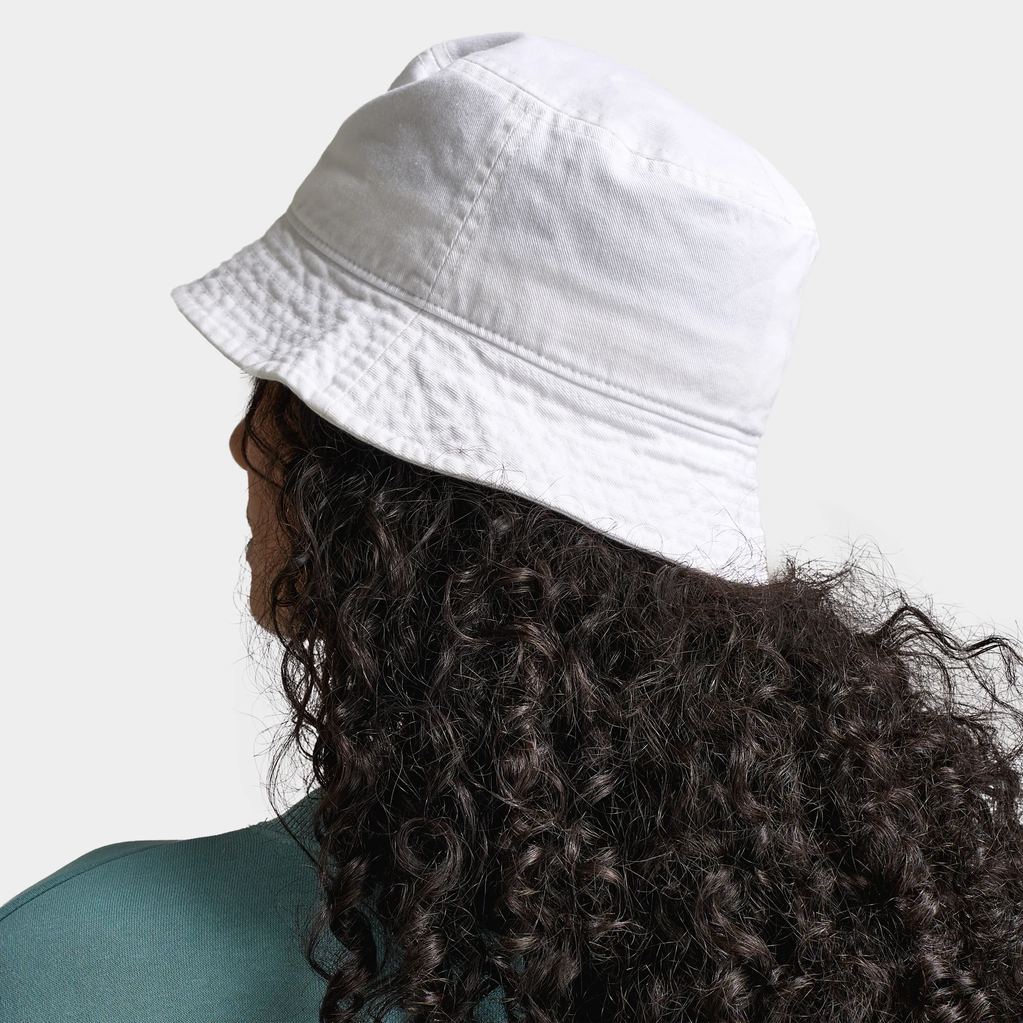 Nike Futura Washed Bucket Hat White / Black - Image 2