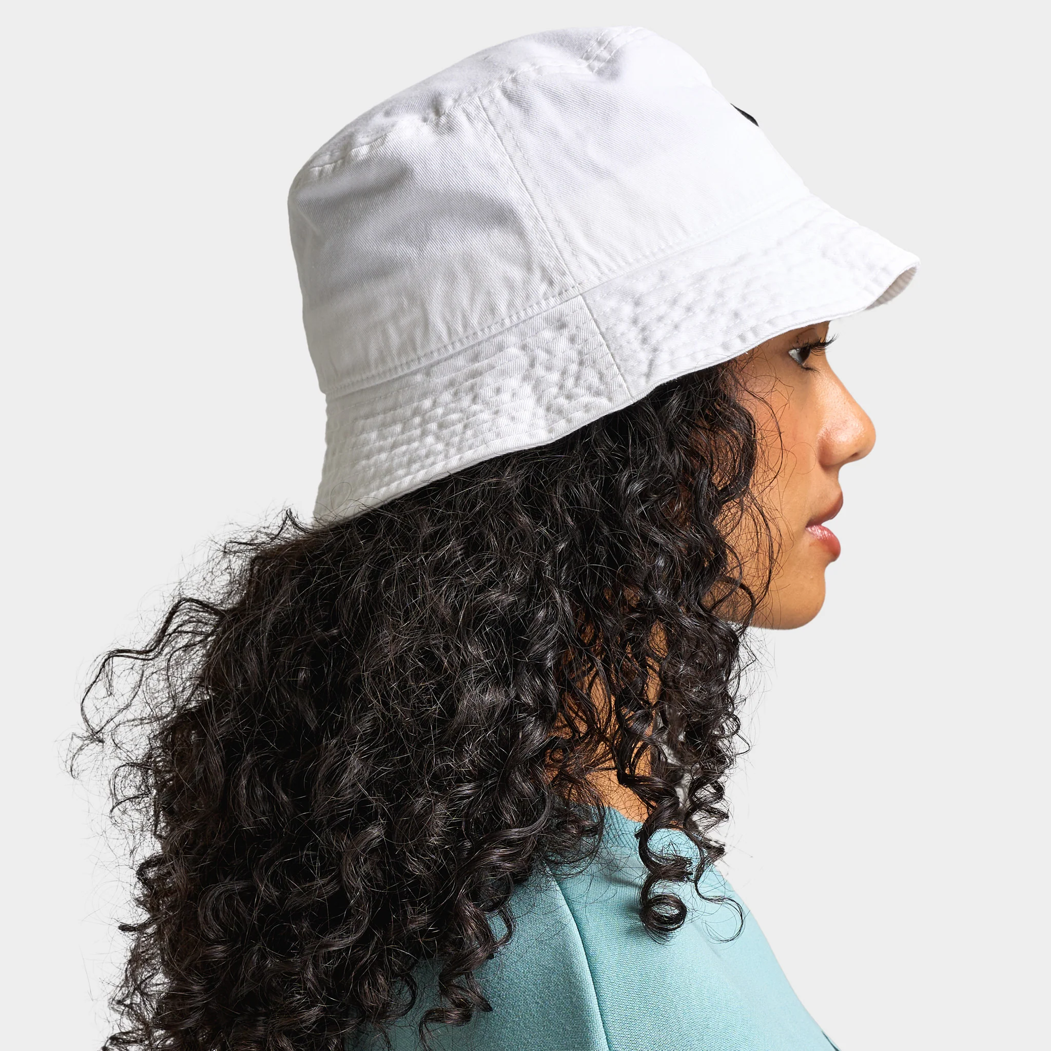Nike Futura Washed Bucket Hat White / Black - Image 4
