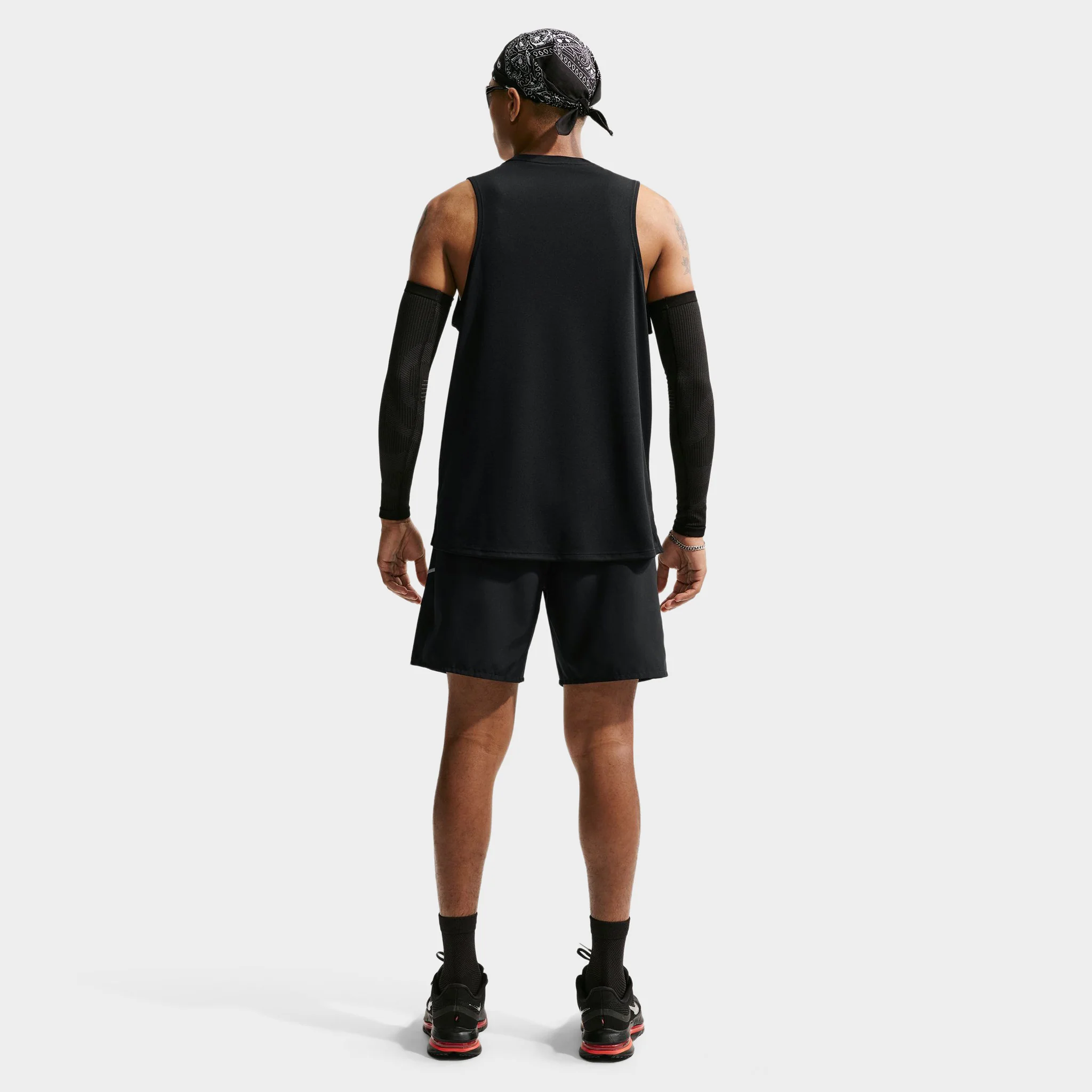 Nike Miler Shorts Black / Black / Reflective Silver - Image 2