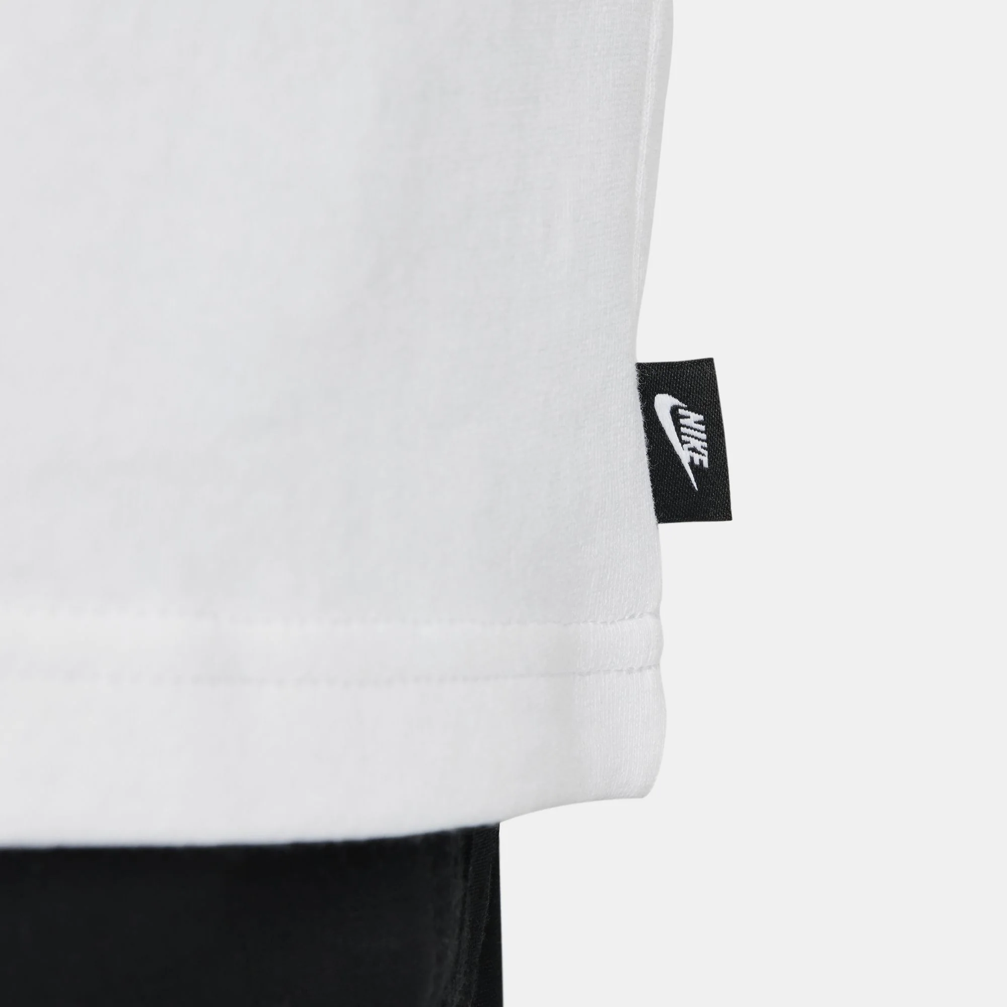 Nike Sportswear Premium Essentials T-Shirt White / White - Image 4