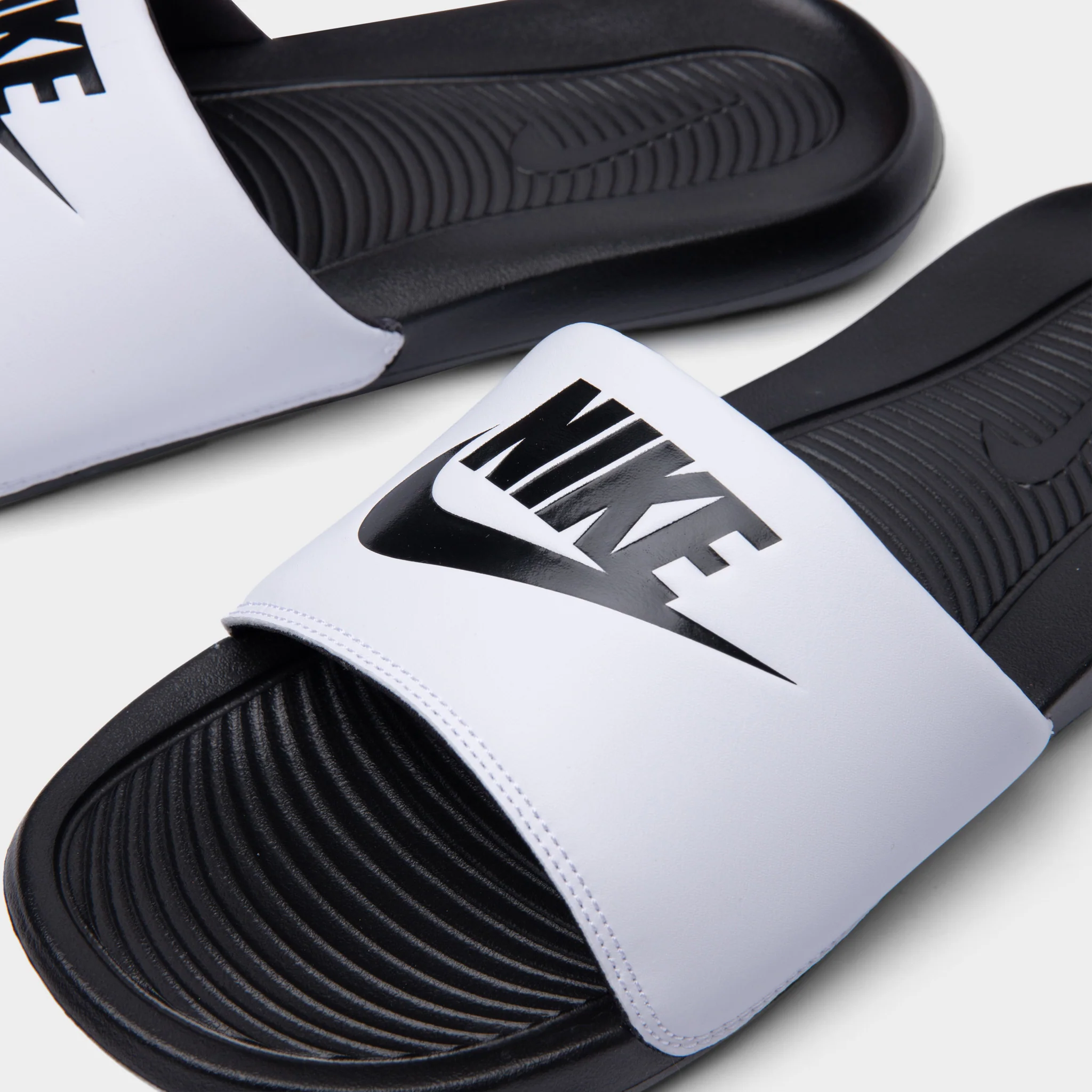 Nike Victori One Black / Black / White - Image 3