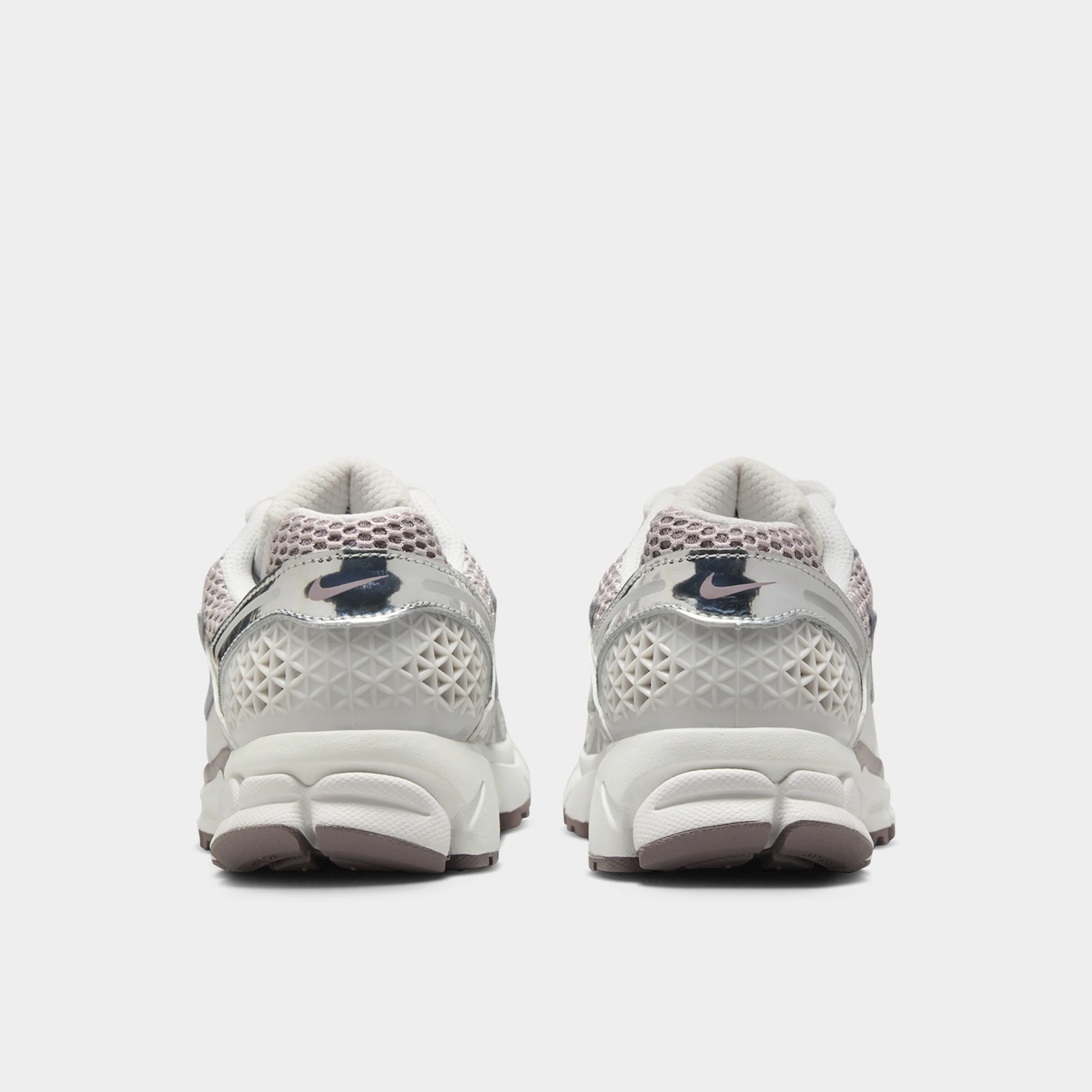 Nike Women's Zoom Vomero 5 Vast Grey / Metallic Silver - Image 4