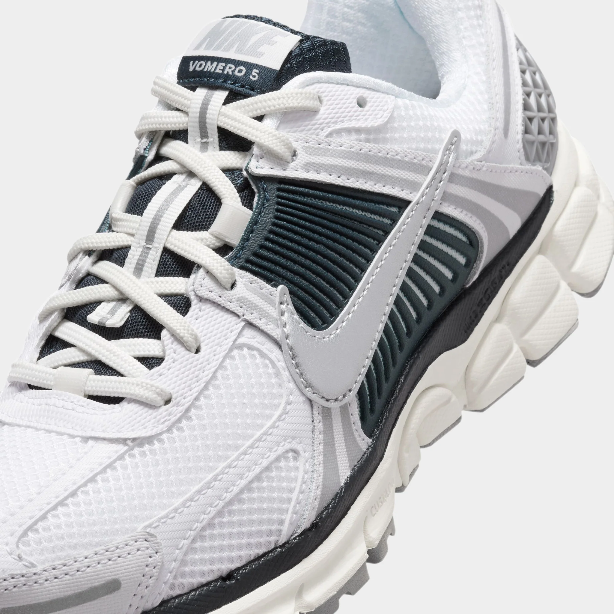 Nike Women's Zoom Vomero 5 White / Metallic Silver - Armory Navy - Image 3